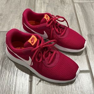 Nike Women’s Tanjun Running Shoe